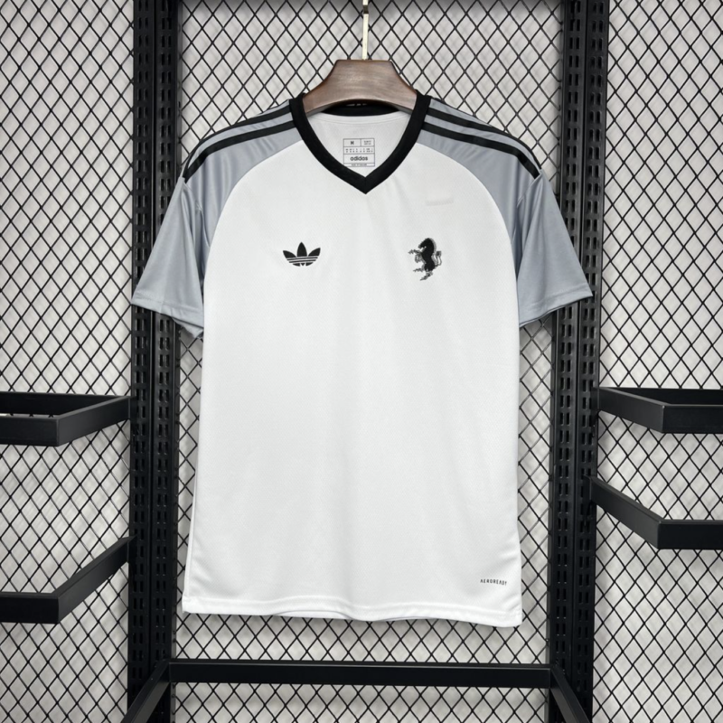 Juventus 2024/25 Pre-Match Training Jersey